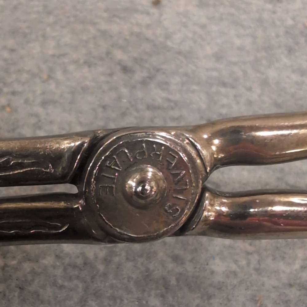 Vintage Silverplate Zinc Alloy Pastry Tongs Ornate Scroll Engraved Server - Picture 4 of 8